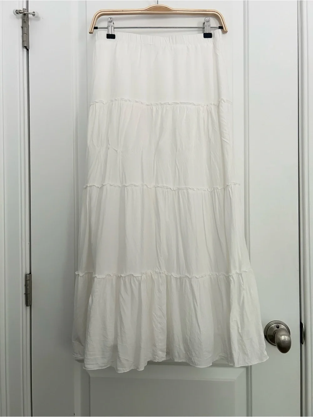 Brandy Melville Izzy Skirt in White - Picture 5 of 5